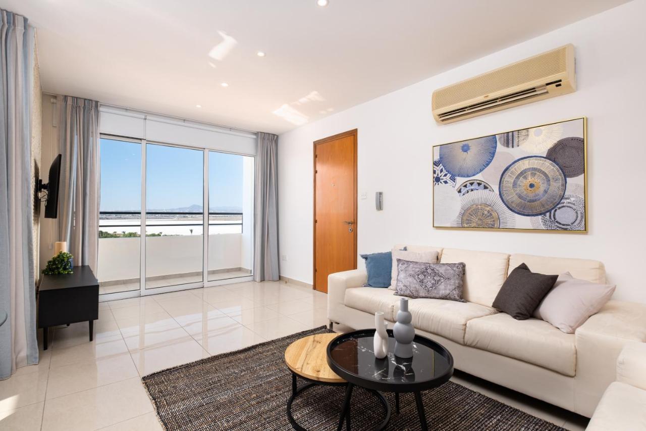 The Saline Views Makenzy Apartment ลาร์นาคา ภายนอก รูปภาพ