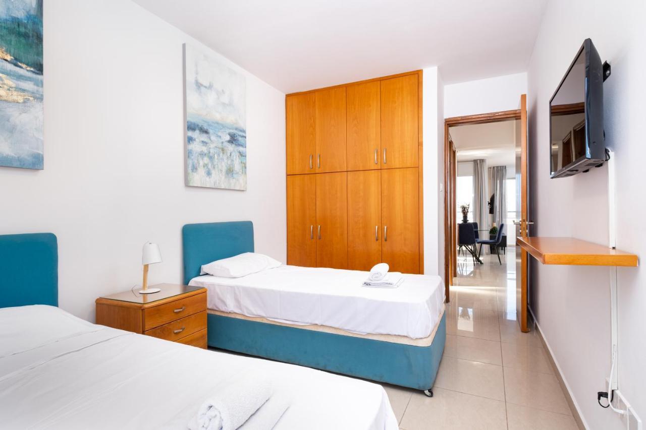 The Saline Views Makenzy Apartment ลาร์นาคา ภายนอก รูปภาพ