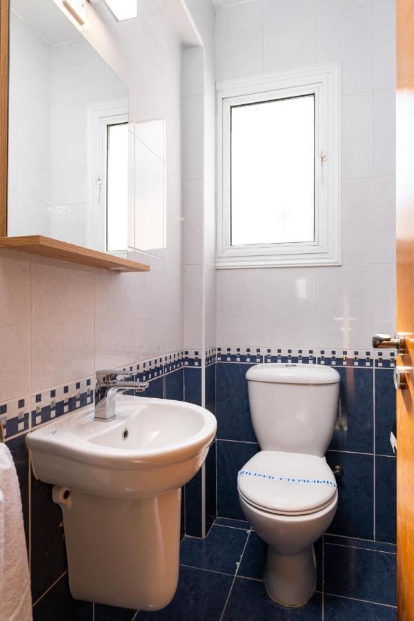 The Saline Views Makenzy Apartment ลาร์นาคา ภายนอก รูปภาพ