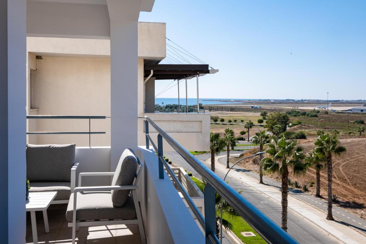 The Saline Views Makenzy Apartment ลาร์นาคา ภายนอก รูปภาพ